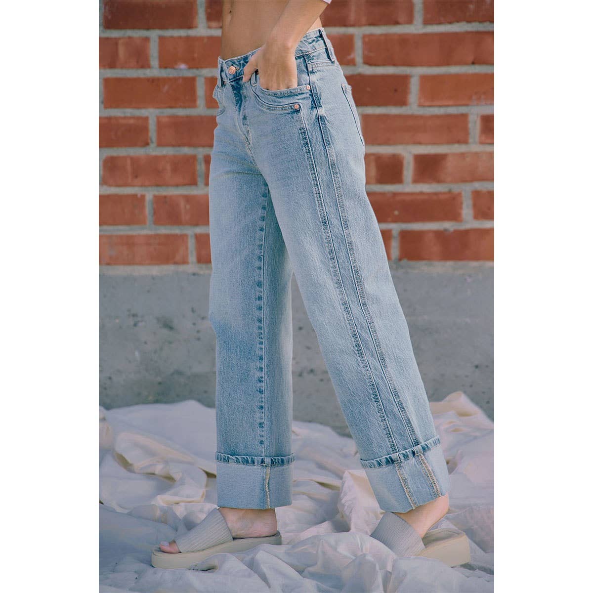 VINTAGE WASHED STRAIGHT JEANS: WASHED DENIM