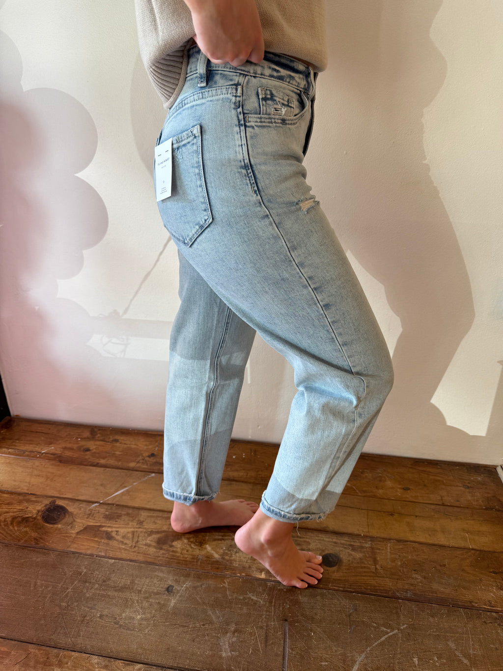 CAROLINE JEAN